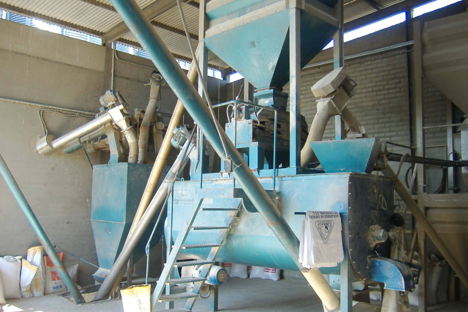 Quesos de cabra y piensos para cabras de Ganaderos de Caprino