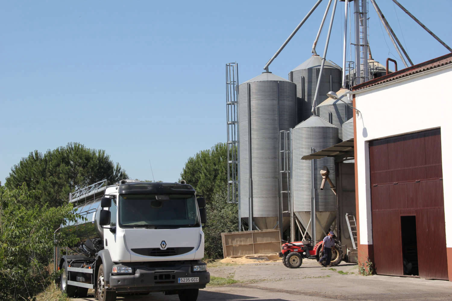 Quesos de cabra y piensos para cabras de Ganaderos de Caprino