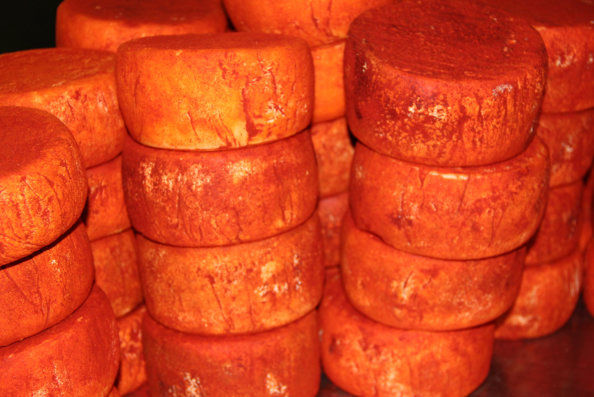 Quesos de cabra semicurados con pimentón de La Vera