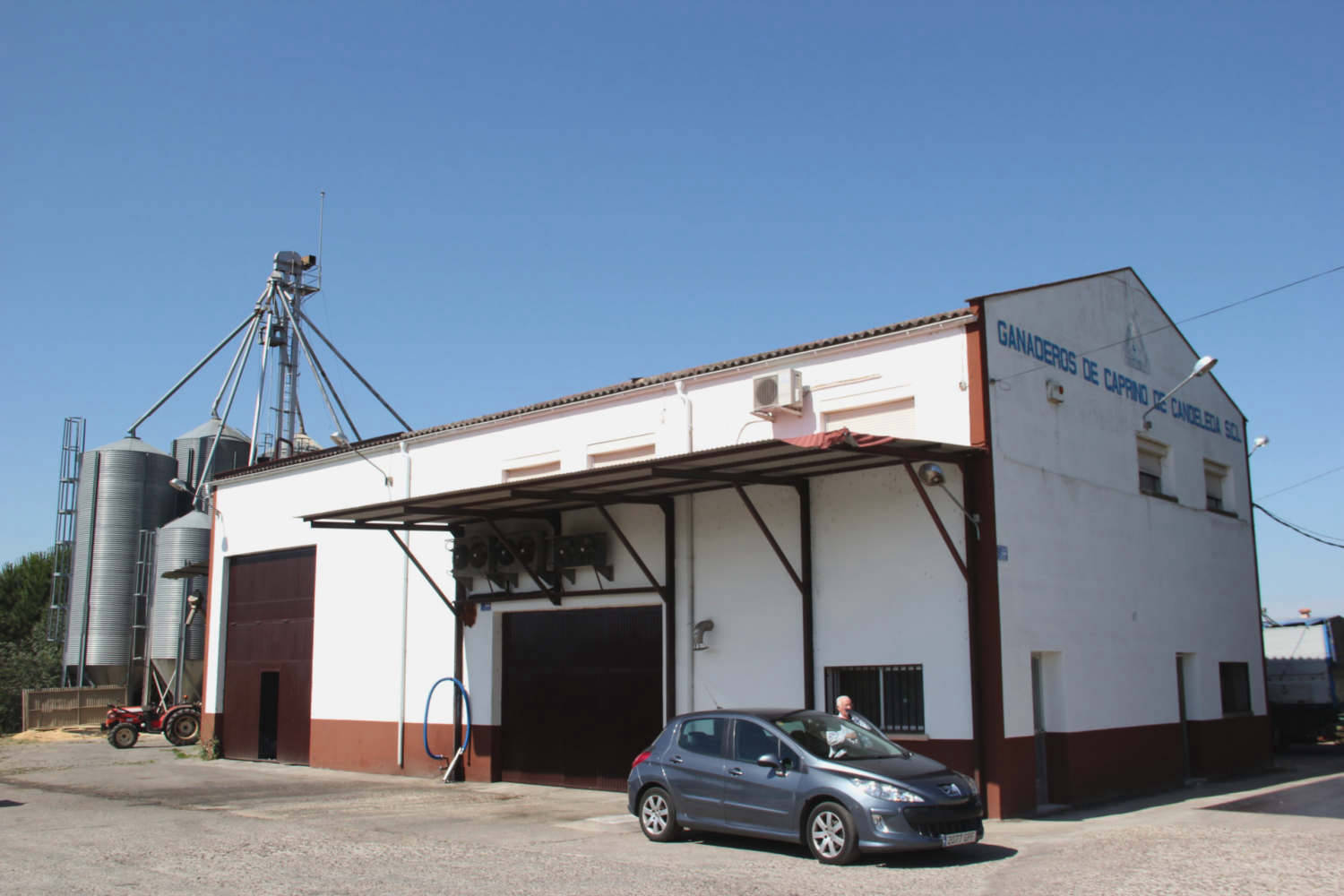 Quesos de cabra y piensos para cabras de Ganaderos de Caprino